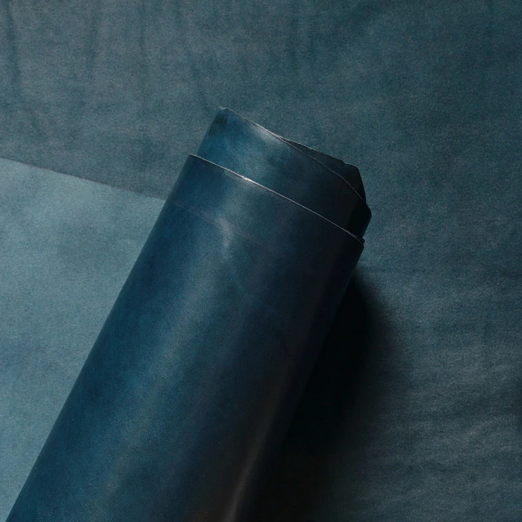 Wickett & Craig English Bridle Leather Strap, Navy, 55" To 60" Long, 8-10oz & 10-12oz 4 Wickett & Craig English Bridle Leather Strap, Navy, 55" To 60" Long, 8-10oz & 10-12oz - Image 2